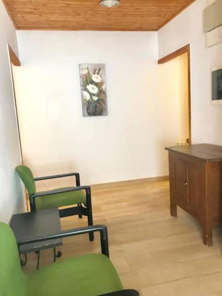Hostal Casa Torrent Канет де Мар Екстериор снимка