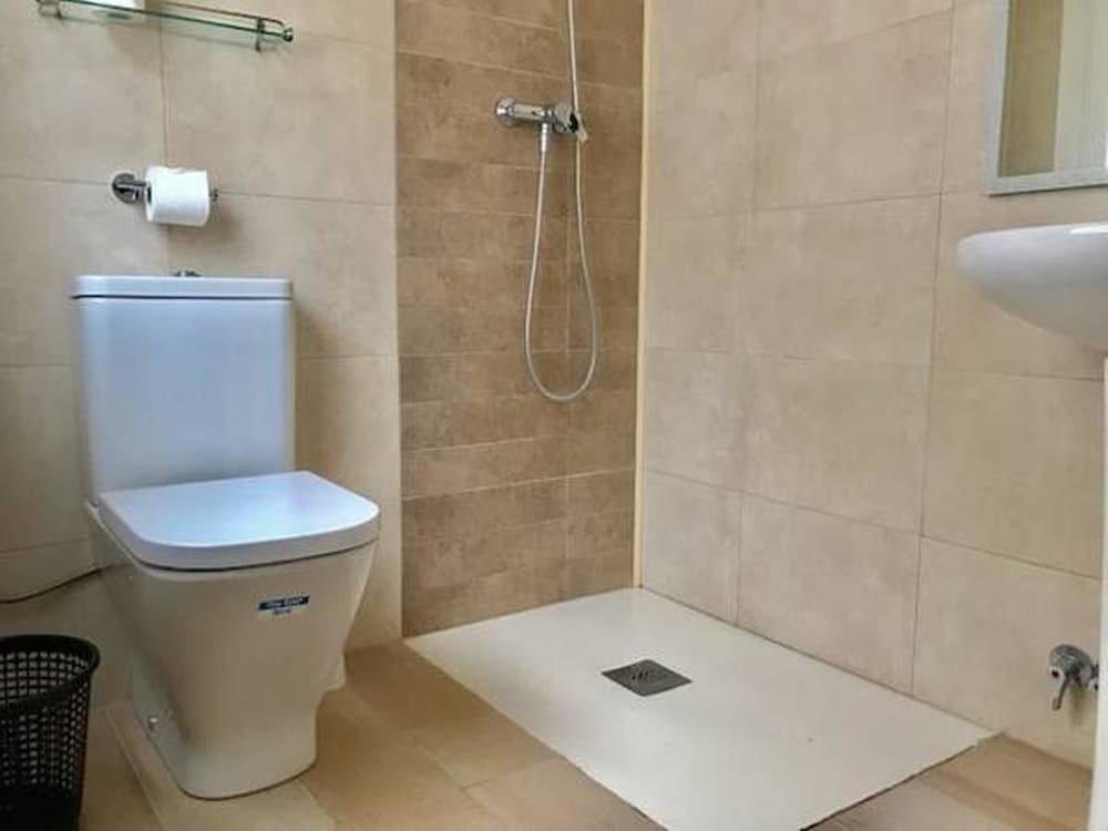 Hostal Casa Torrent Канет де Мар Екстериор снимка