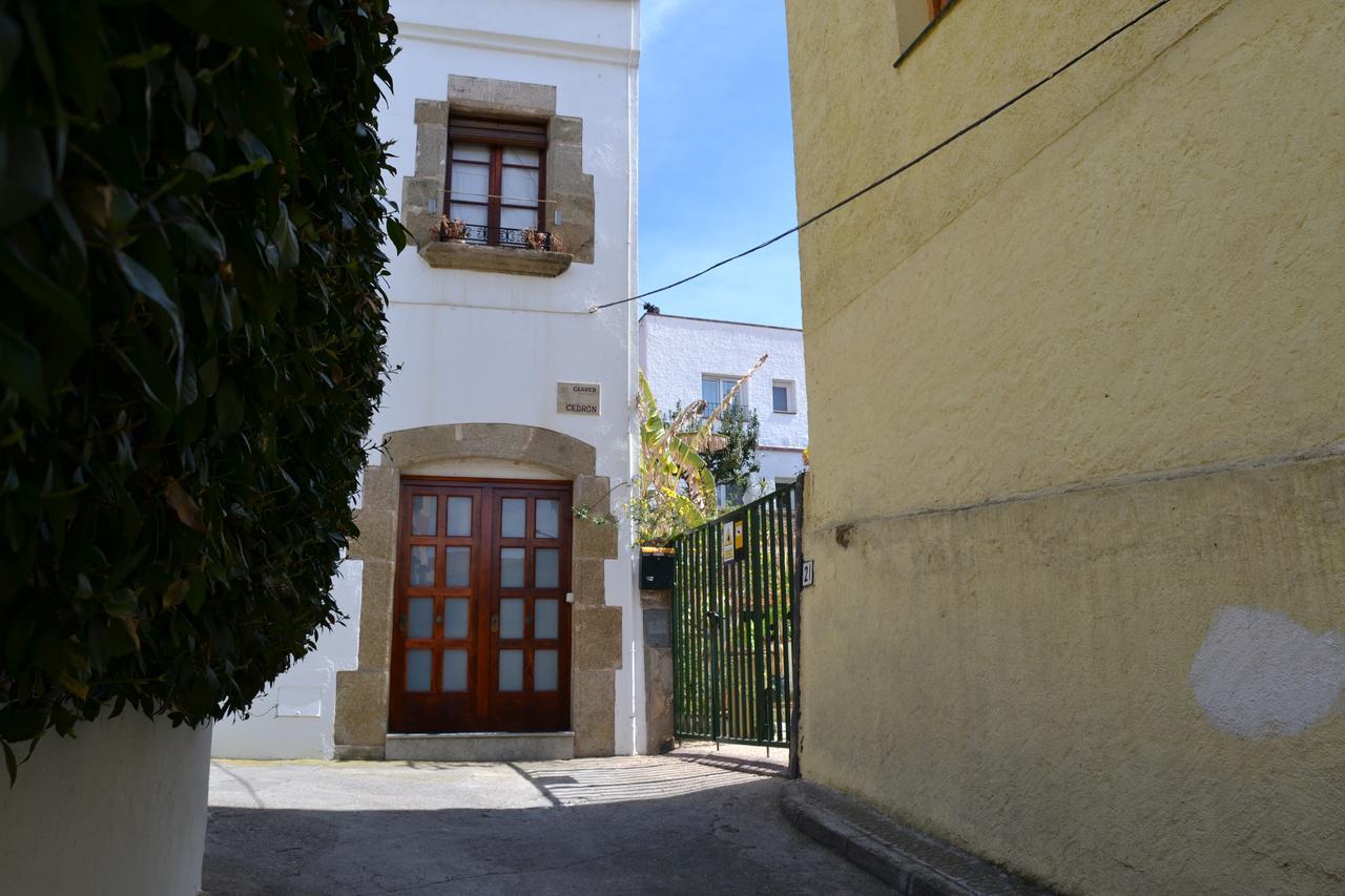 Hostal Casa Torrent Канет де Мар Екстериор снимка